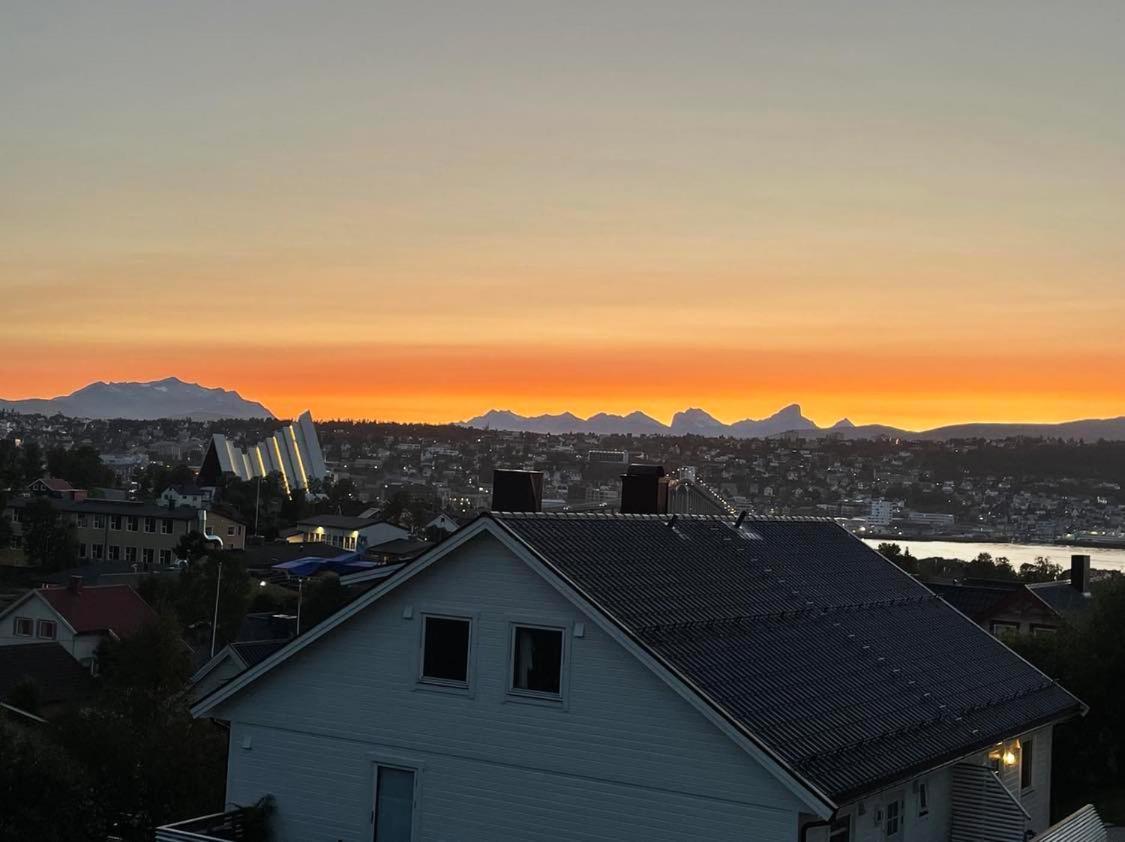 Sentral Og Koselig Leilighet Apartamento Tromsø Exterior foto